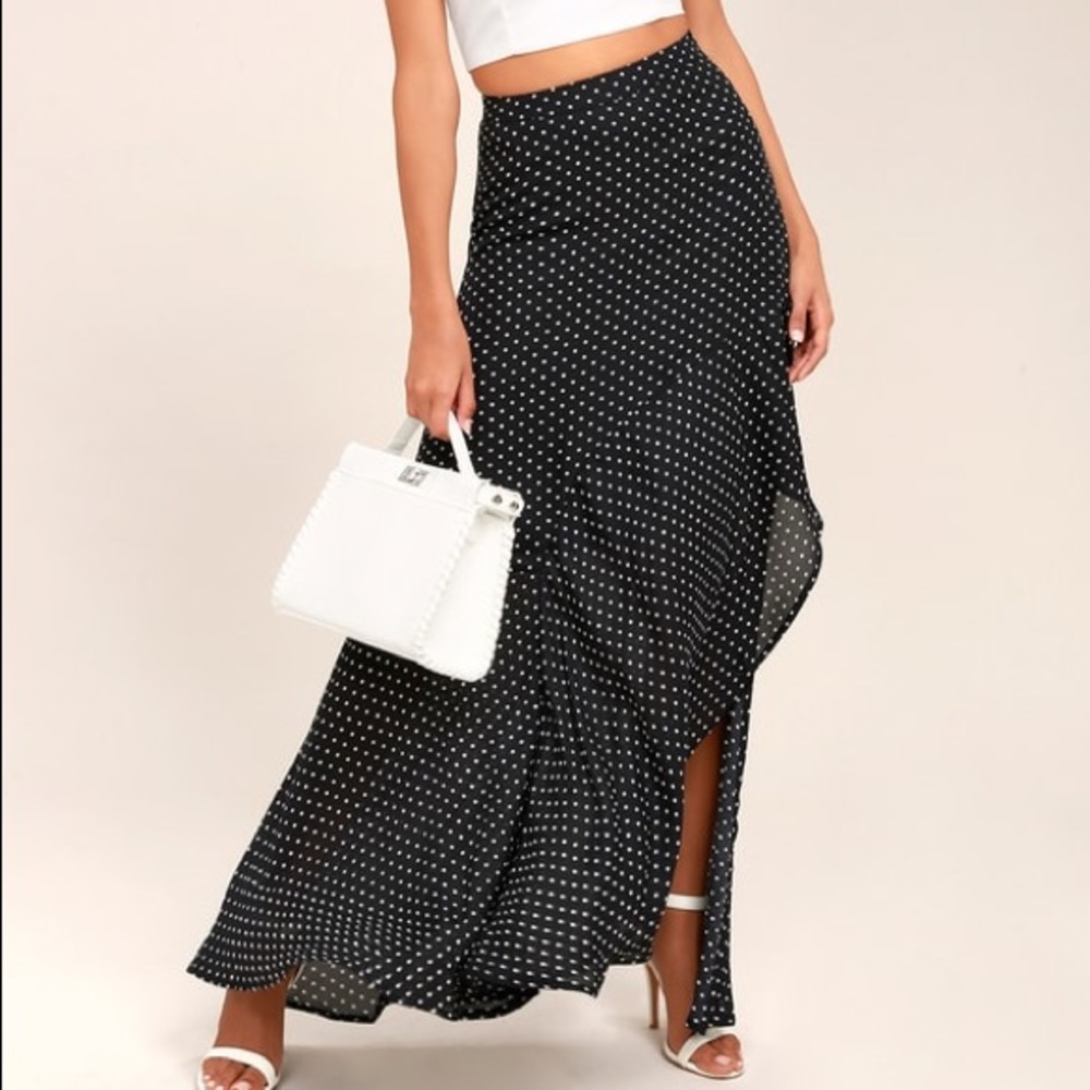 Lulus High waisted high low skirt